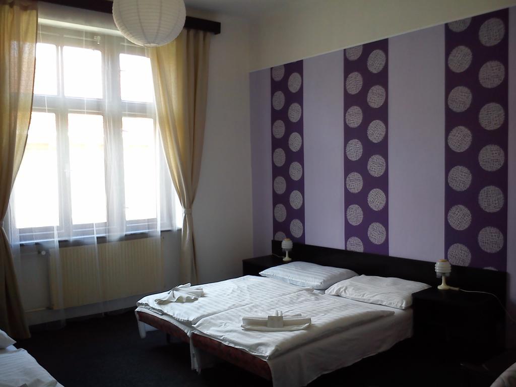ברנו Hotel Pyramida מראה חיצוני תמונה