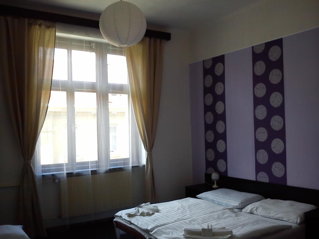 ברנו Hotel Pyramida מראה חיצוני תמונה