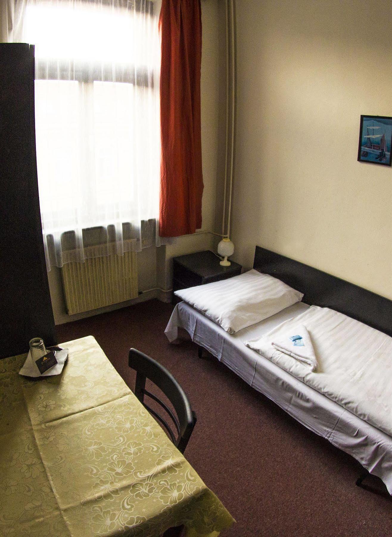 ברנו Hotel Pyramida מראה חיצוני תמונה